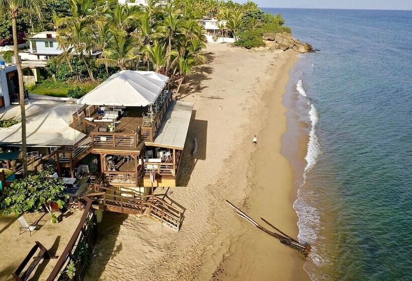 هتل Tamboo Beside The Pointe