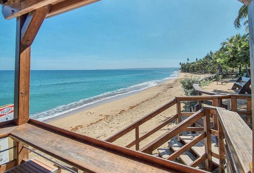 هتل Tamboo Beside The Pointe