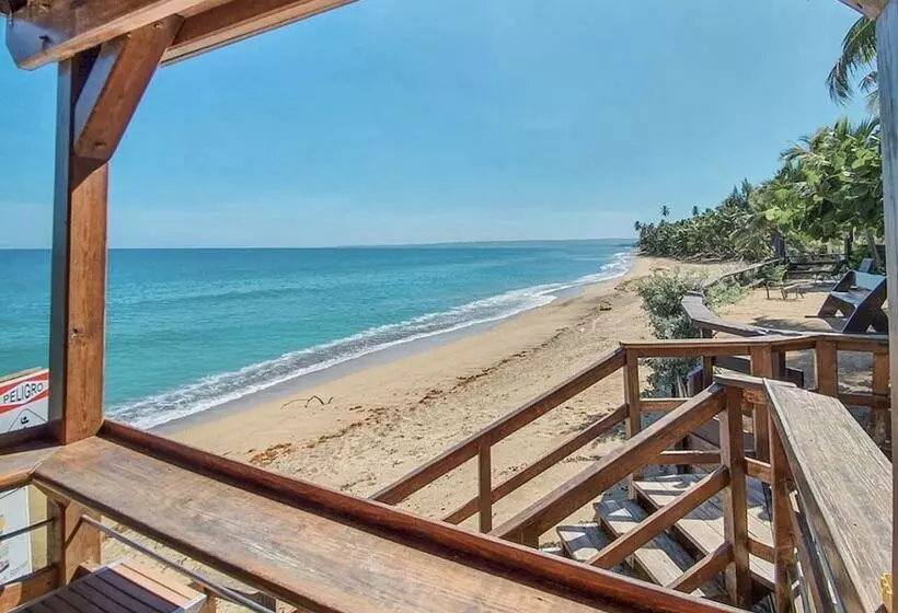 هتل Tamboo Beside The Pointe