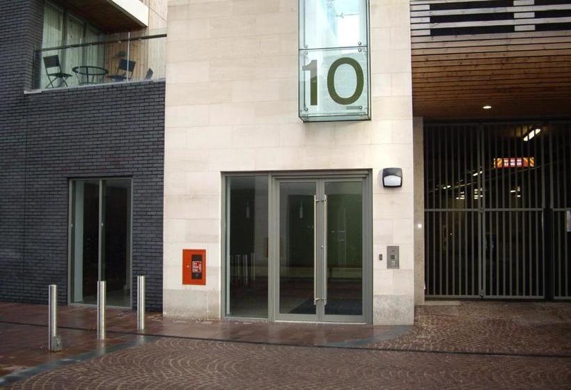 בית מלון כפרי Titanic View Apartment