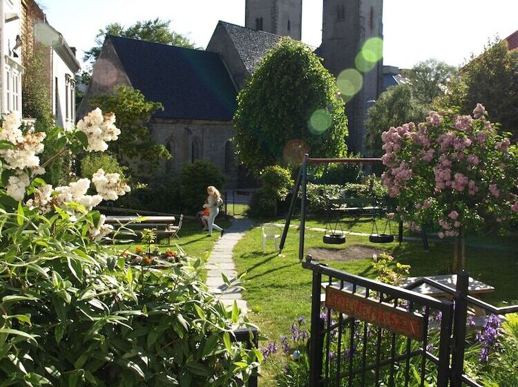 Hotel To Sostre Guesthouse