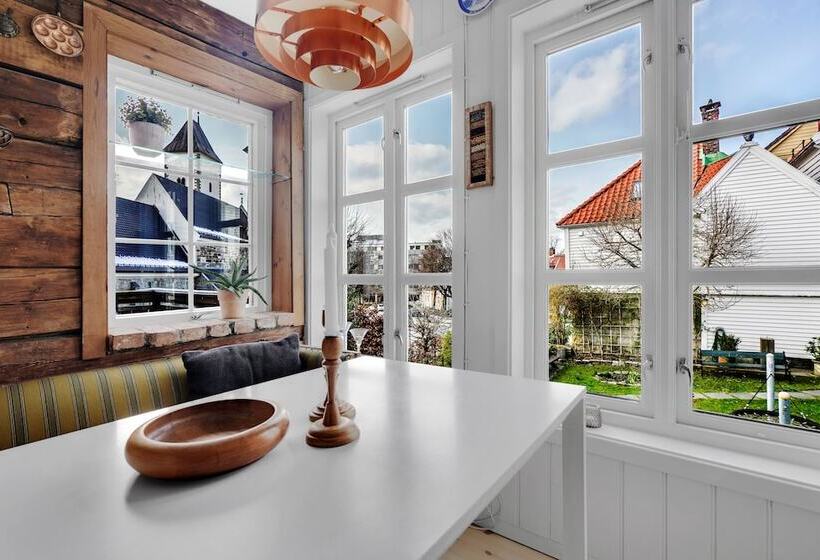 Hotel To Sostre Guesthouse