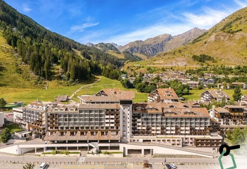 ホテル Hotiday Apartments La Thuile