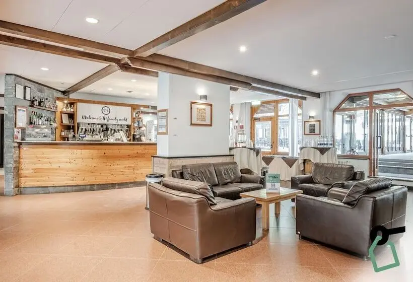 ホテル Hotiday Apartments La Thuile