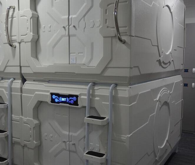 Capsule Hotel Zodiak