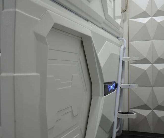 Capsule Hotel Zodiak