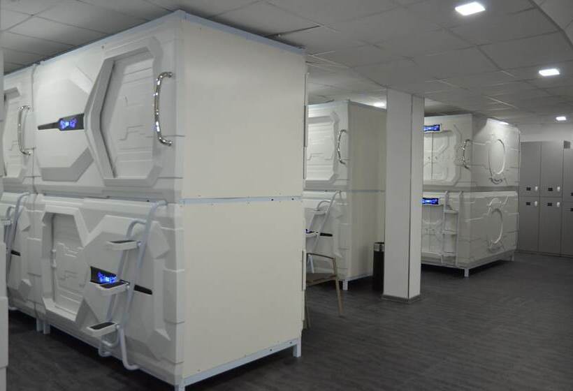 Capsule Hotel Zodiak
