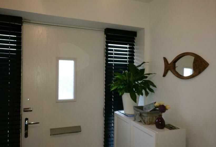 فندق Arena House