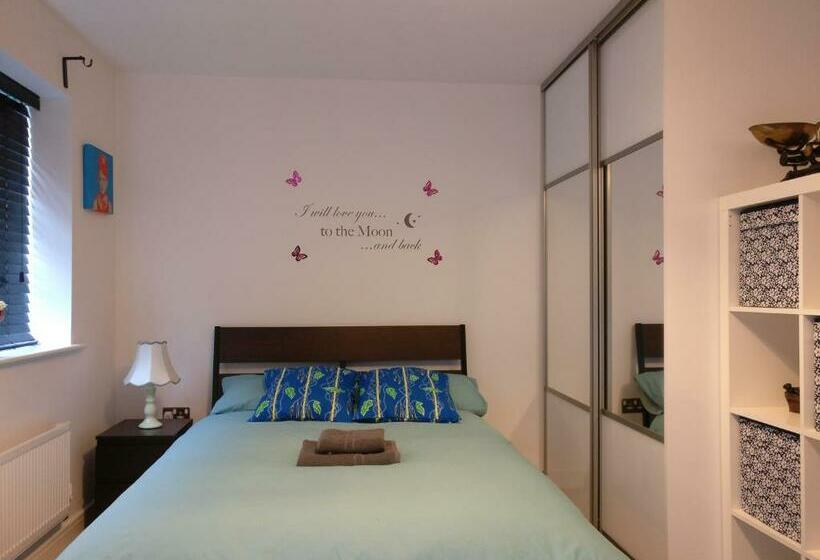 فندق Arena House