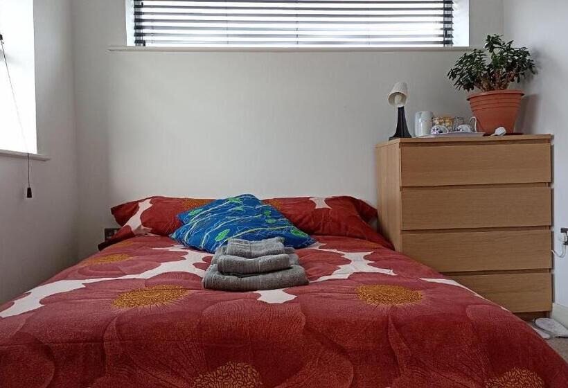 فندق Arena House