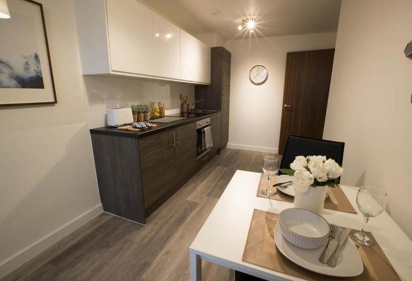 ホテル Caro Short Stay Open For Key Worker Accommodation