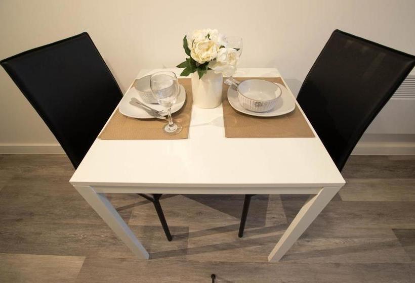 ホテル Caro Short Stay Open For Key Worker Accommodation