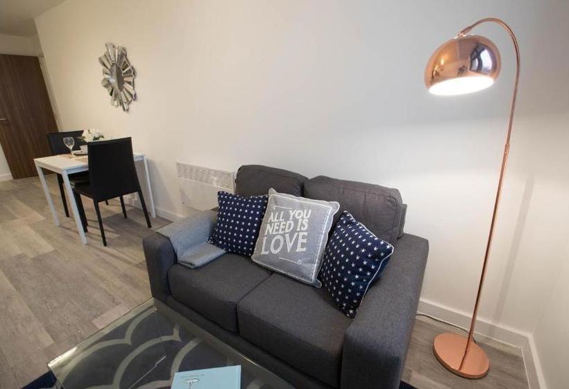 ホテル Caro Short Stay Open For Key Worker Accommodation