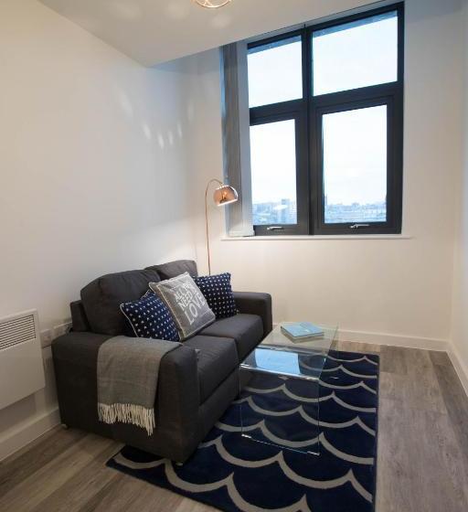 ホテル Caro Short Stay Open For Key Worker Accommodation