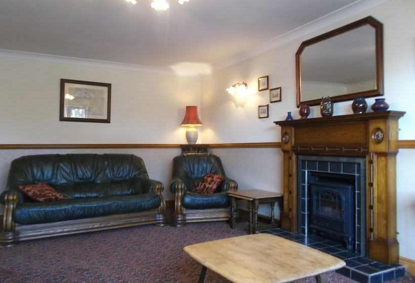 Hotelli Enfield House And Cottages