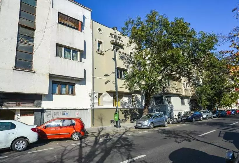 هتل Parliament & River View Apartments