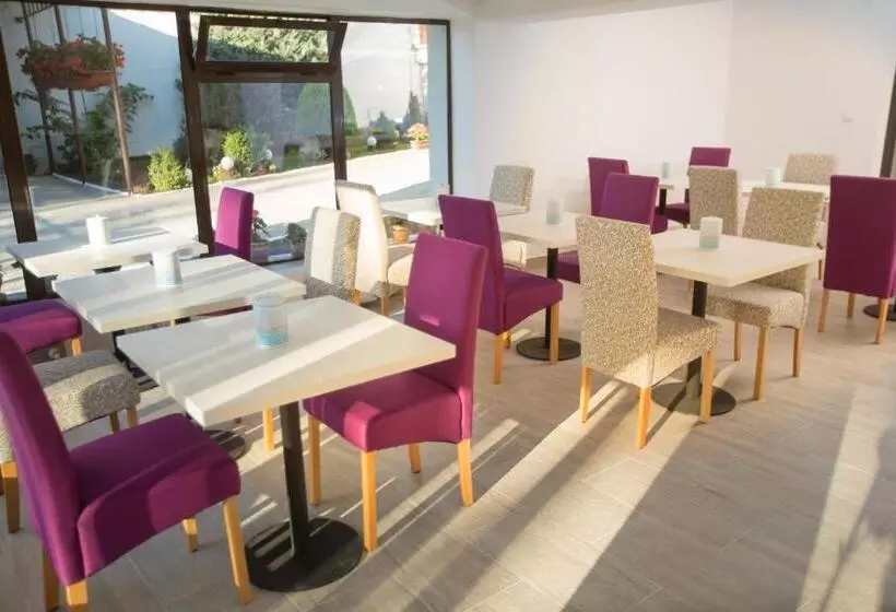 ホテル Pensiunea Simar