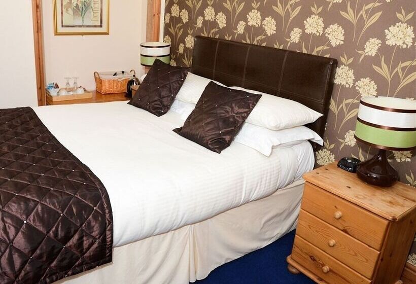 هتل Pinewood House