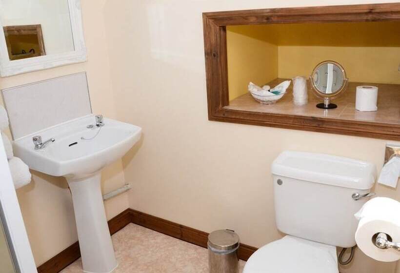 هتل Pinewood House