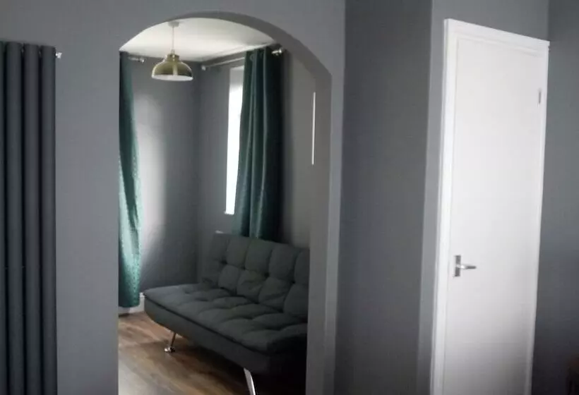 Hotelli Skyline Guesthouse