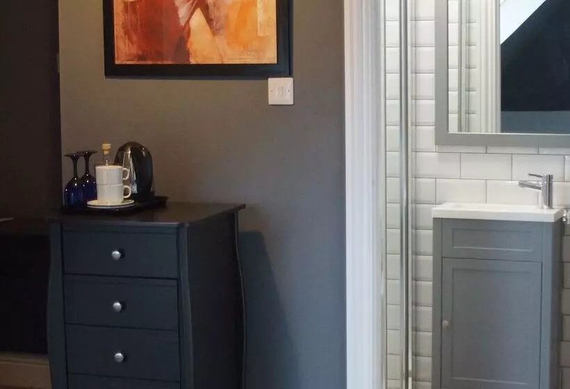 Hotelli Skyline Guesthouse