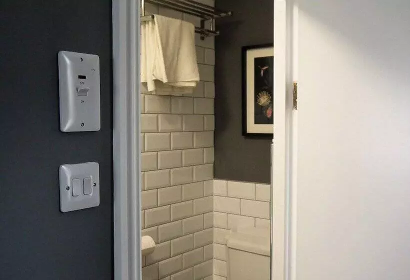 Hotelli Skyline Guesthouse