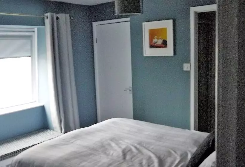 Hotelli Skyline Guesthouse
