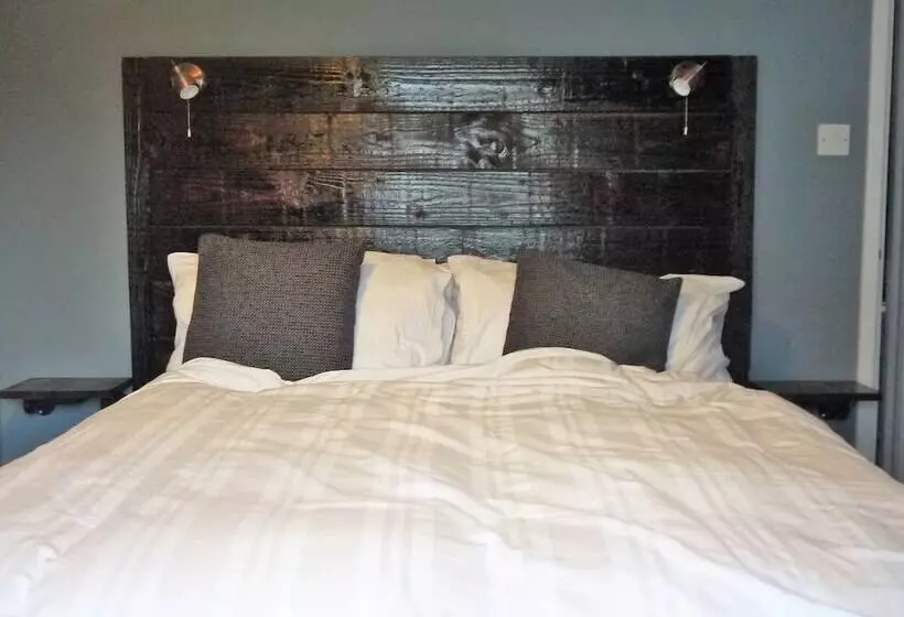 Hotelli Skyline Guesthouse