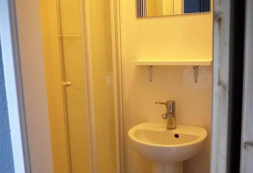 Hotelli Skyline Guesthouse