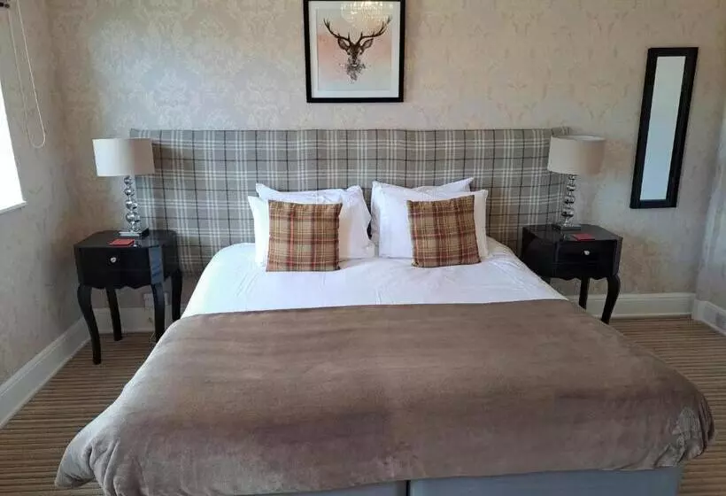 Hotelli The Ambassador Townhouse