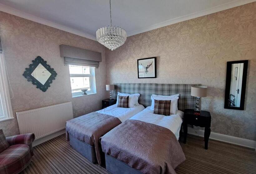 فندق The Ambassador Townhouse