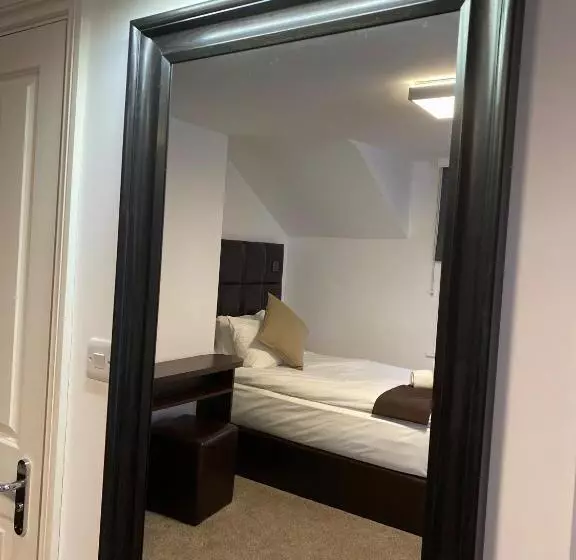 ホテル The Charles