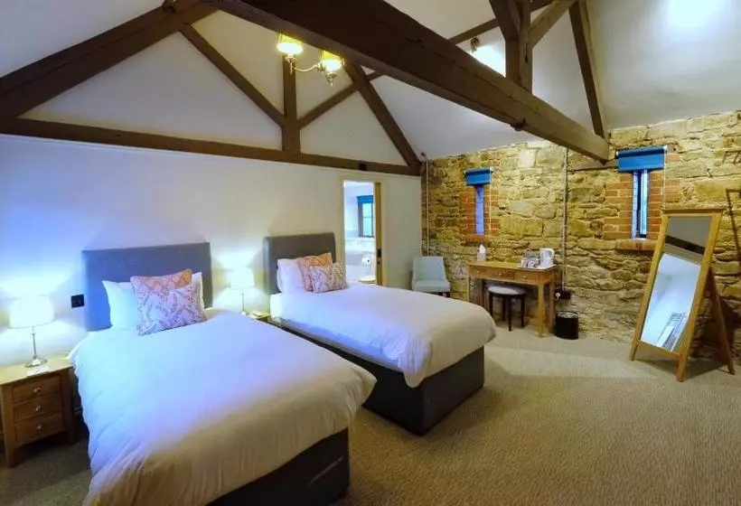 Hotelli The Greyhound Inn