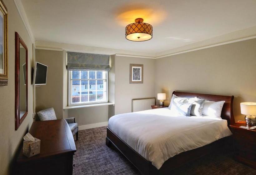 فندق The Greyhound Inn