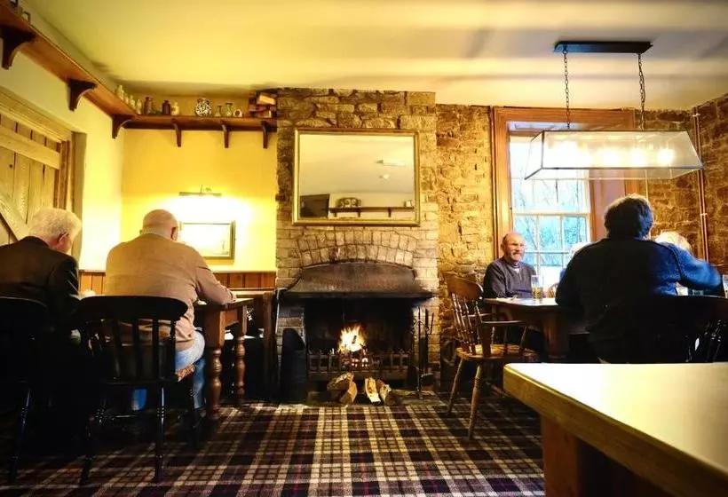 Hotelli The Greyhound Inn