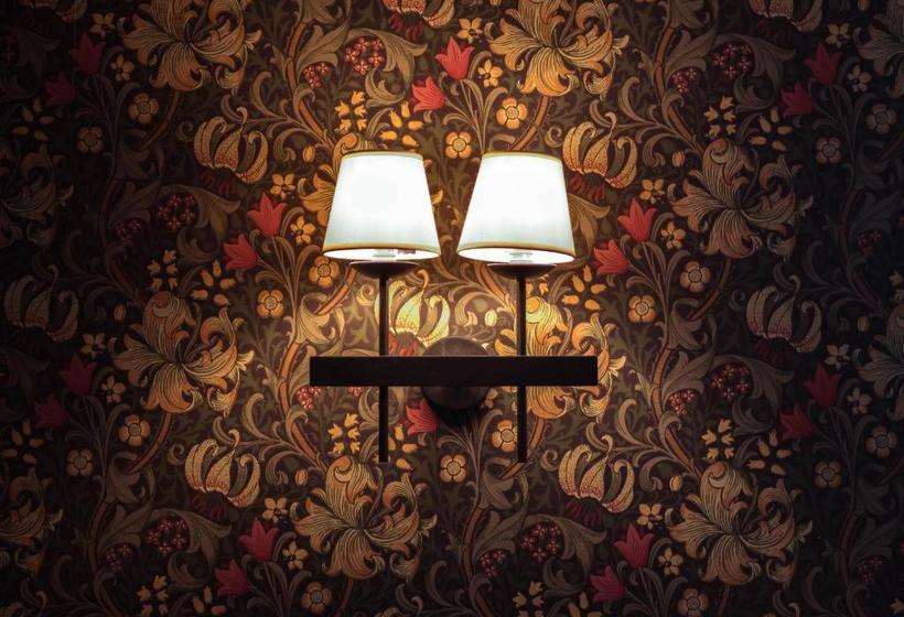 فندق The Greyhound Inn