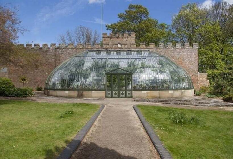 Отель The Little Tree Boutique B&b