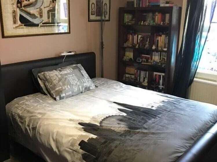 Отель The Little Tree Boutique B&b