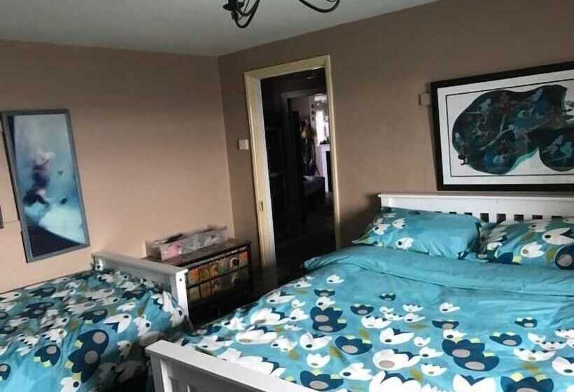 Отель The Little Tree Boutique B&b