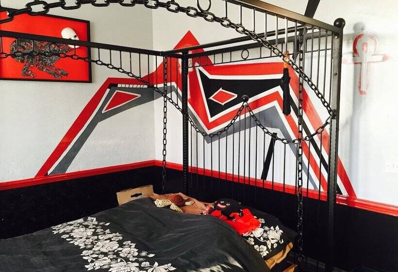 Отель The Little Tree Boutique B&b