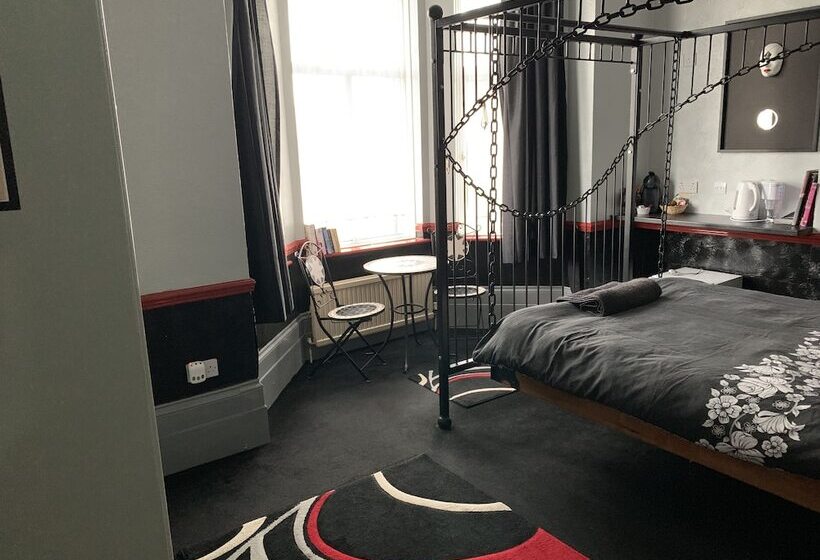 Отель The Little Tree Boutique B&b