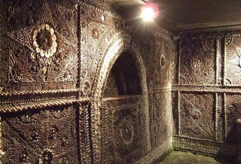 هتل The Little Tree Boutique B&b