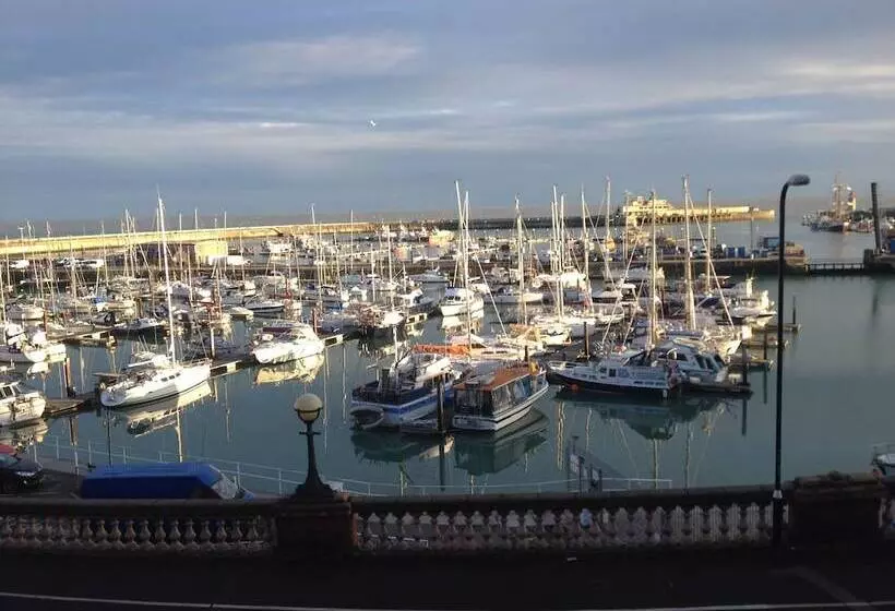 هتل The Little Tree Boutique B&b