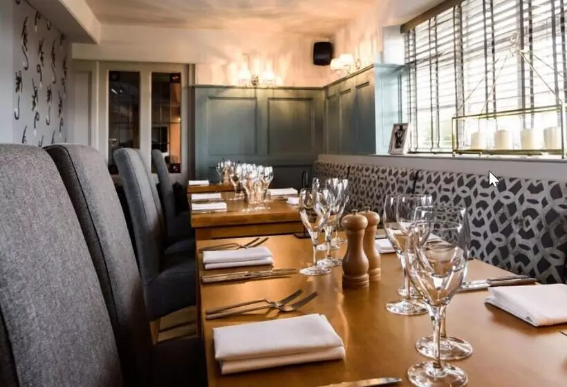 Hotelli The Wheatsheaf Inn