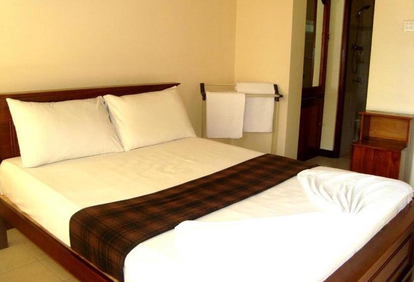 Hotel Layathraa Kandy