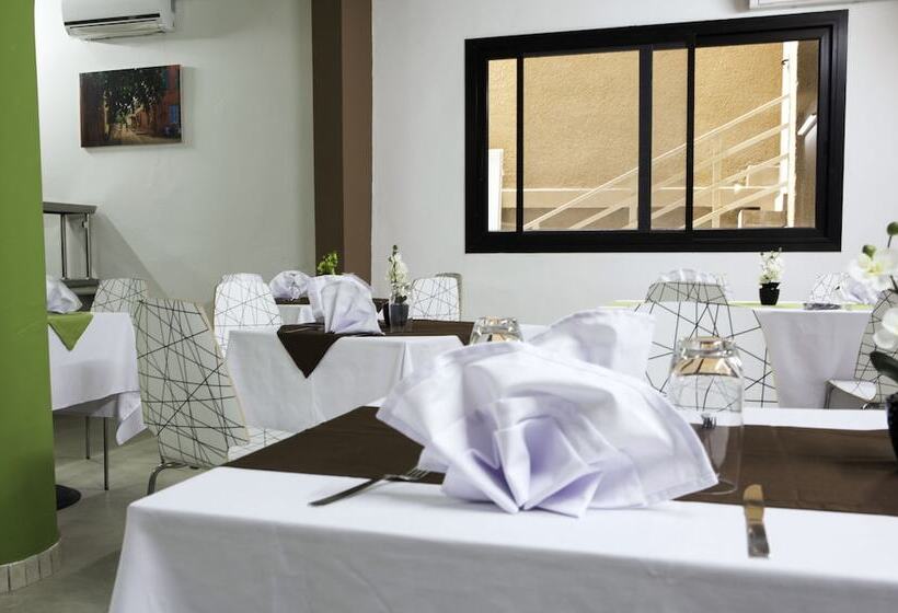 Wakola Hotel Fass Dakar