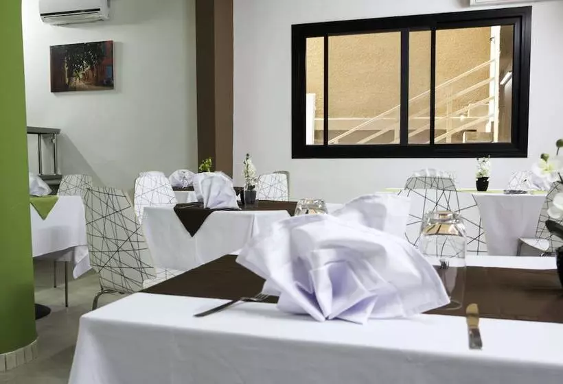 Wakola Hotel Fass Dakar