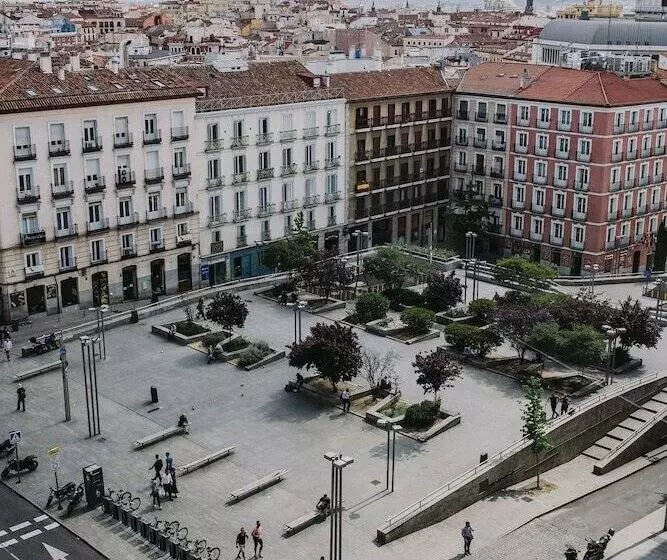 هاستل Generator Madrid