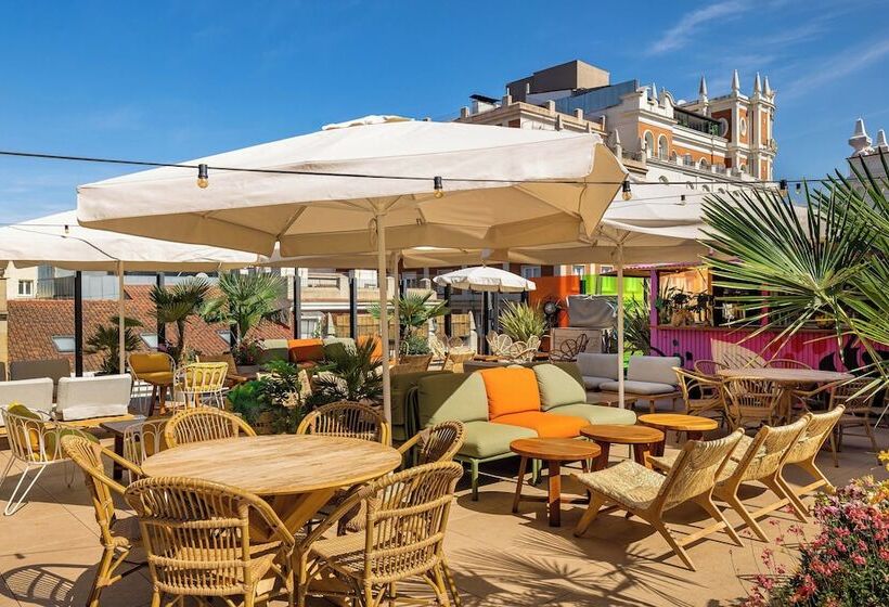 هاستل Generator Madrid