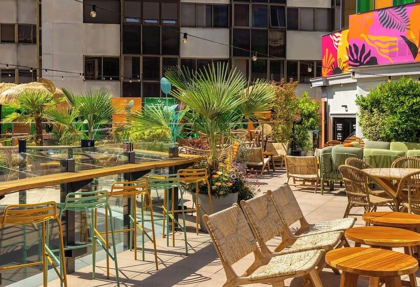 هاستل Generator Madrid